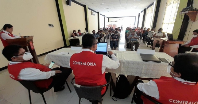Auditores de Contraloría en Audiencia Pública Presencial de la Contraloría
