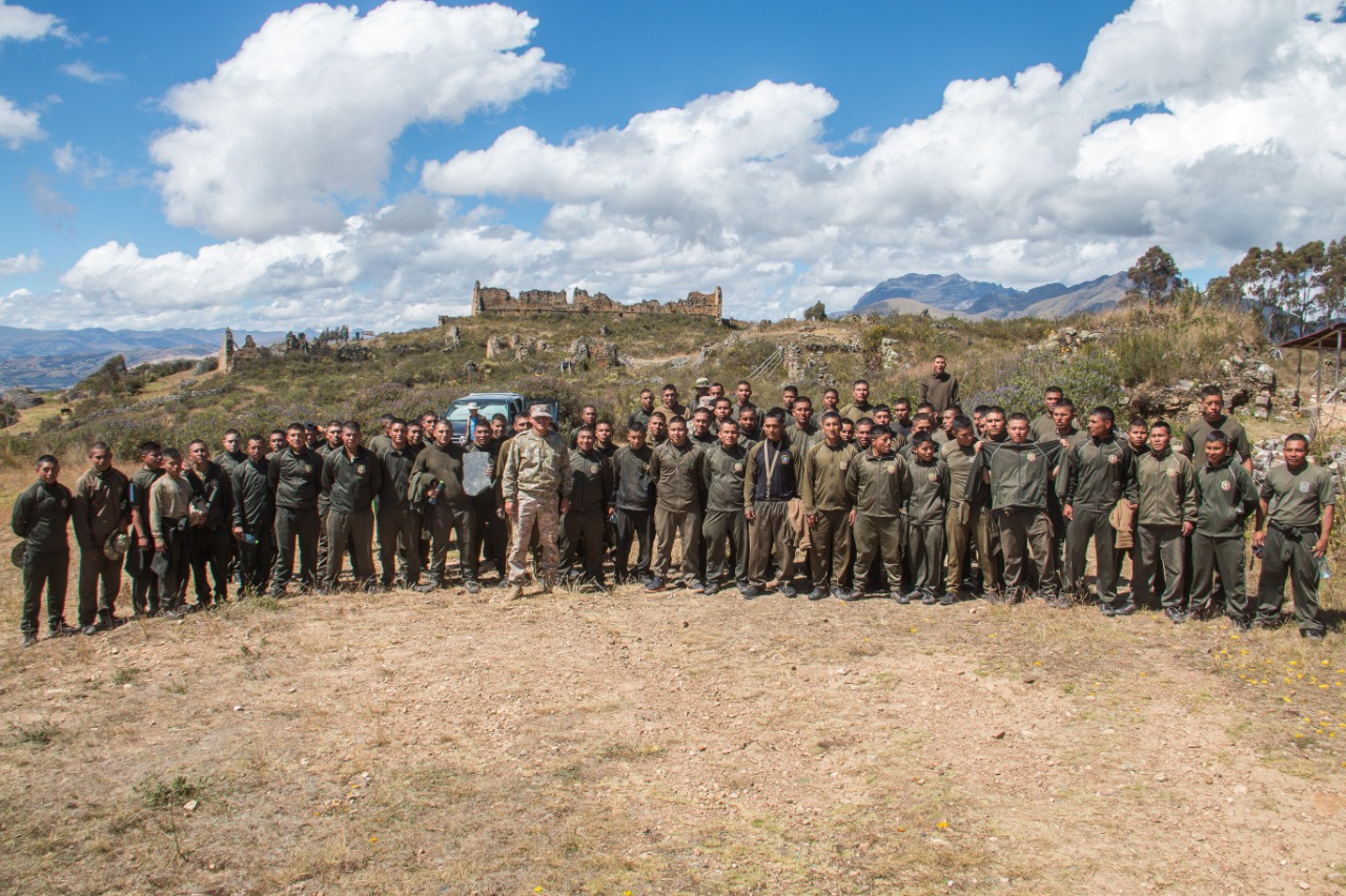 La Libertad: Integrantes del Batallón de Infantería Motorizado contribuyeron al mantenimiento de Marcahuamachuco