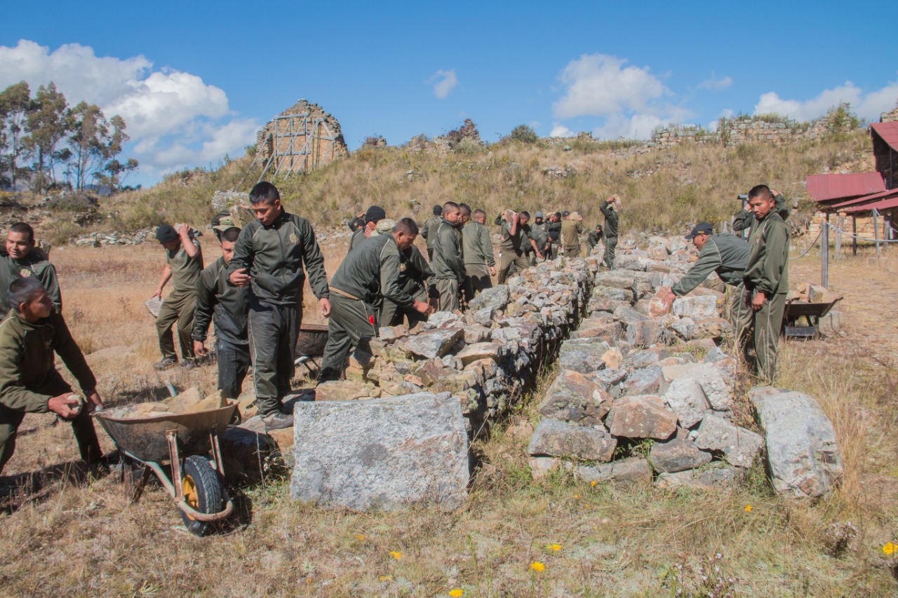 La Libertad: Integrantes del Batallón de Infantería Motorizado contribuyeron al mantenimiento de Marcahuamachuco