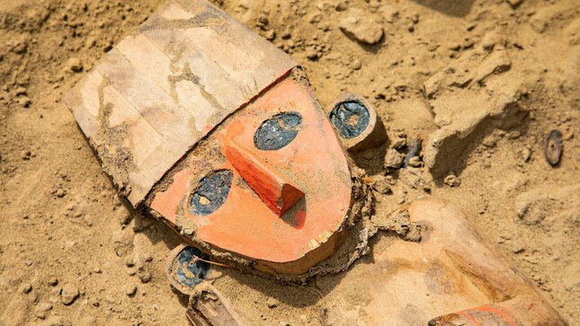 Chan Chan: Importante hallazgo de una escultura de madera en la Huaca Takaynamo 