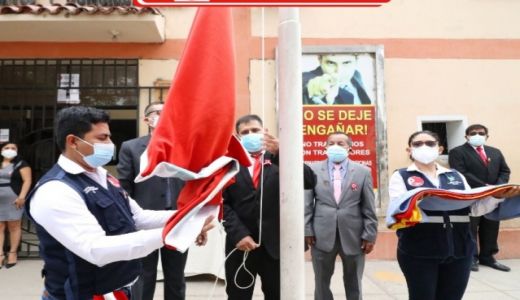 Dirección Regional de Transportes y Comunicaciones rinde homenaje al Perú