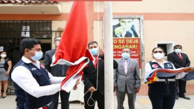 Dirección Regional de Transportes y Comunicaciones rinde homenaje al Perú
