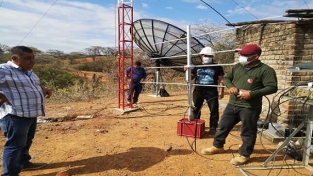Dirección Regional de Transportes ejecutó mantenimiento de antena en el C.P Guitarras en Suyo - Ayabaca