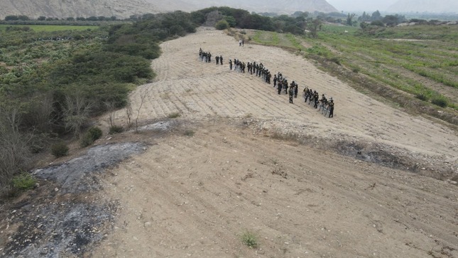 Ministerio de Cultura recupera pacíficamente terreno en la Zona Arqueológica de Caral
