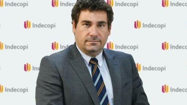 Sociedad Peruana de Derecho Internacional acordó incorporar  al presidente del Indecopi, Julián Palacín Gutiérrez 