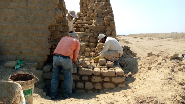 Avanzan en reestructuración de muro moderno colapsado en zona arqueológica Chiquitoy Viejo