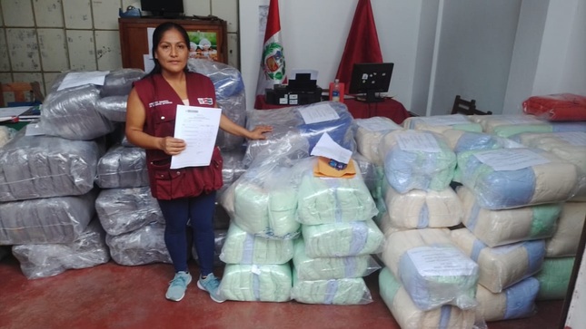 Distribución de kits de abrigo