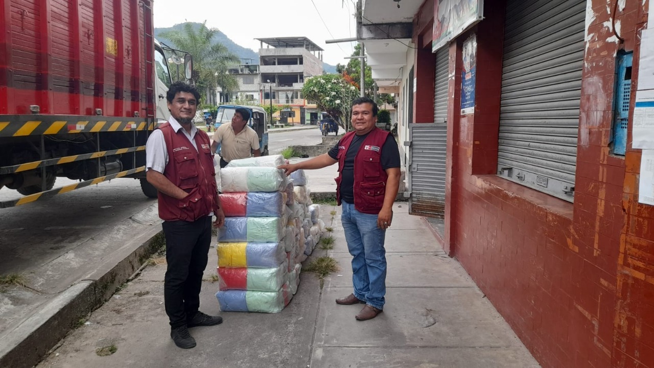 Distribución de kits de abrigo