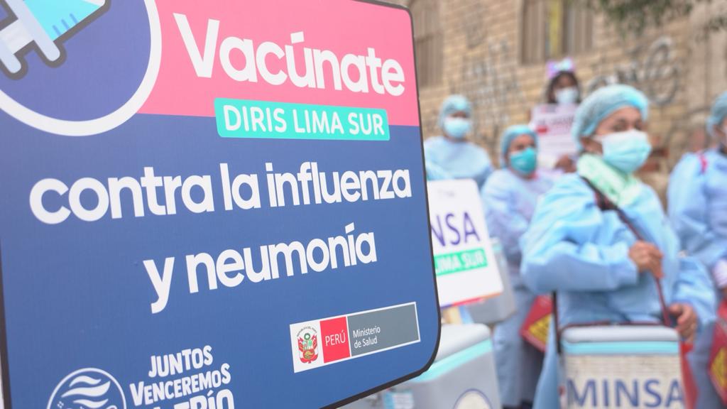 Brigadas de salud llegaron a Villa María del Triunfo a vacunar a la población contra la influenza y la COVID-19