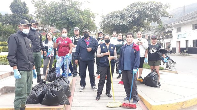 Participación comunitaria en espacio publico