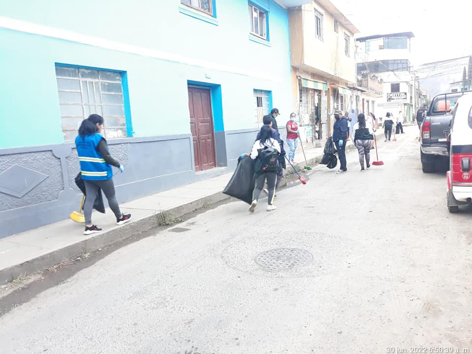 Participación comunitaria en espacio publico