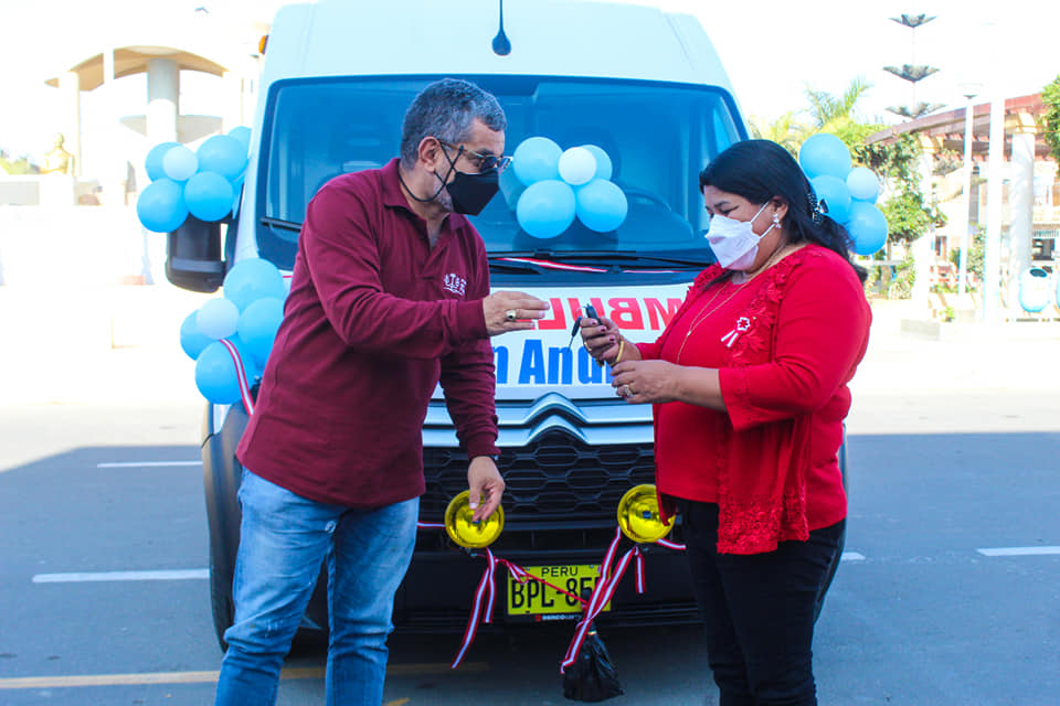 DONACIÓN DE AMBULANCIA TIPO II POR EL PUERTO DE PARACAS
