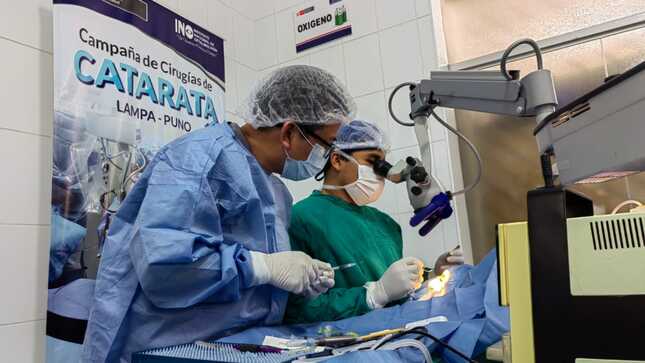 Puno: adultos mayores de Lampa son operados de catarata por especialistas del INO