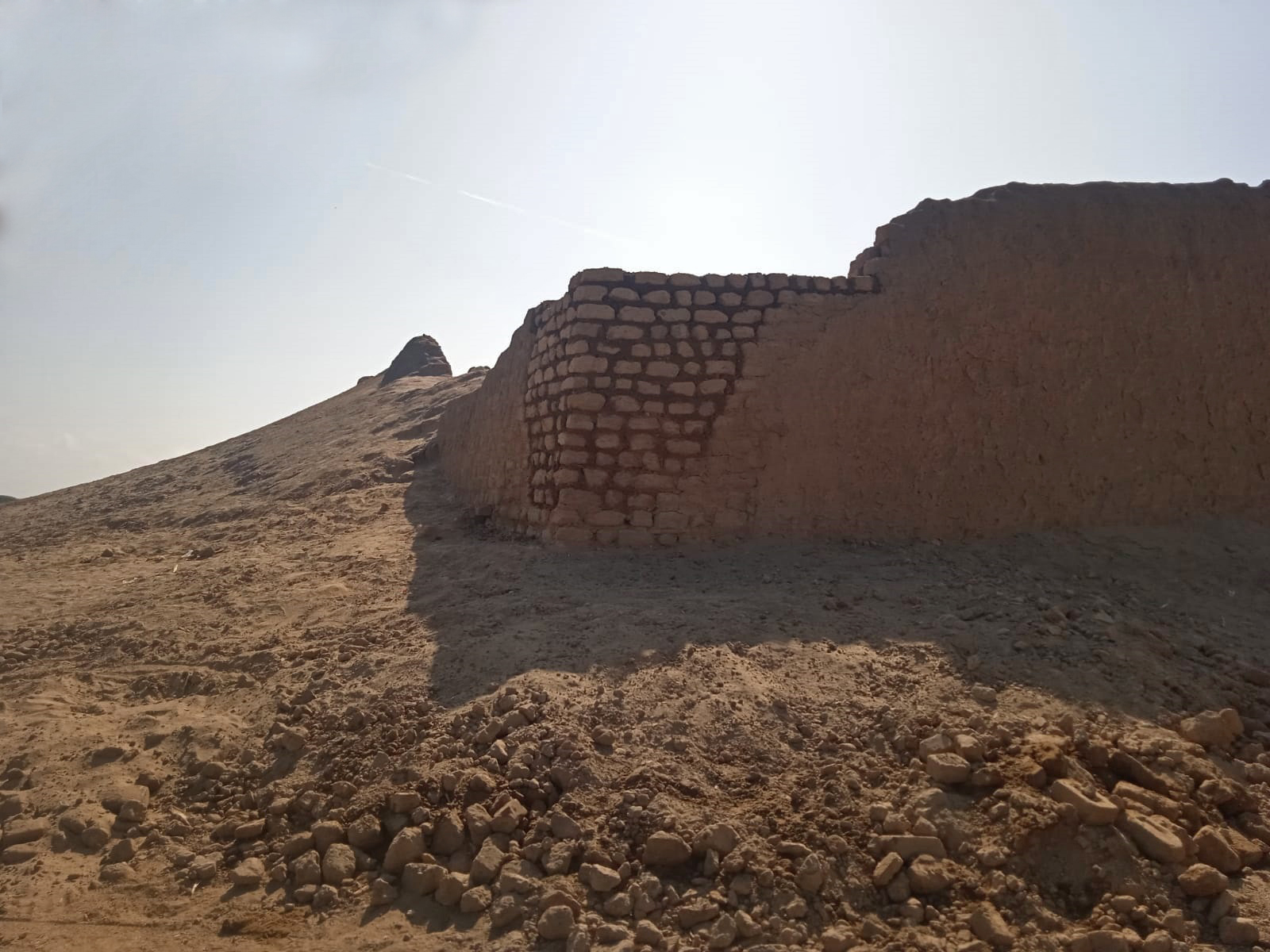La Libertad: Culminó la reestructuración del muro moderno colapsado en zona arqueológica Chiquitoy Viejo