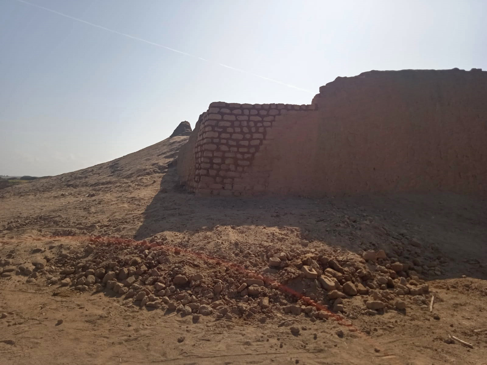 La Libertad: Culminó la reestructuración del muro moderno colapsado en zona arqueológica Chiquitoy Viejo