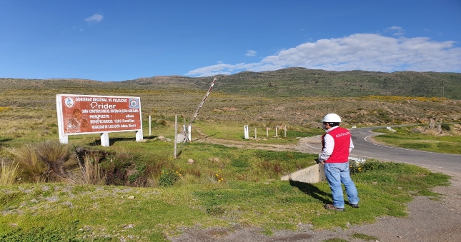 Contraloría alerta sobre gastos adicionales injustificados en obra del sistema de riego Curipampa