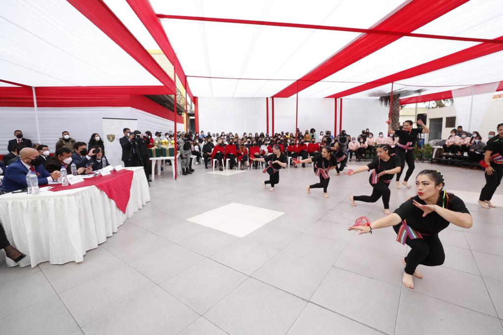Ministro de Cultura participó en la conmemoración del Día de la Resocialización en el Establecimiento Penitenciario Anexo Mujeres de Chorrillos