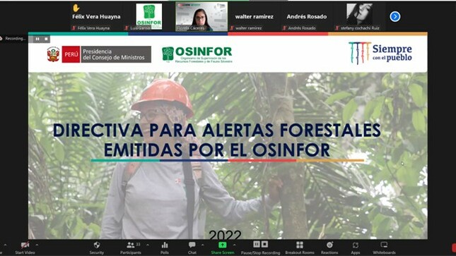 El OSINFOR capacita a usuarios del bosque de Madre de Dios sobre el manejo forestal en concesiones y alertas forestales.