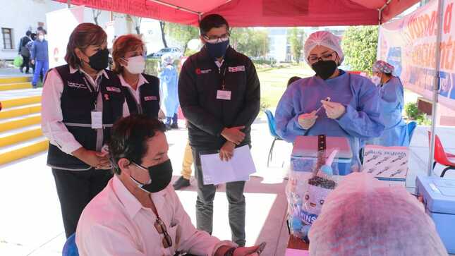 Arequipa: Minsa y Geresa fortalecen vacunación contra la COVID-19 ante incremento de contagios