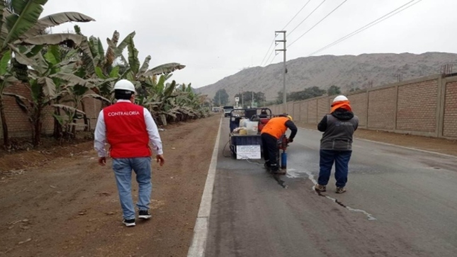 Contraloría alerta riesgos en recepción de obra de camino vecinal en Chincha