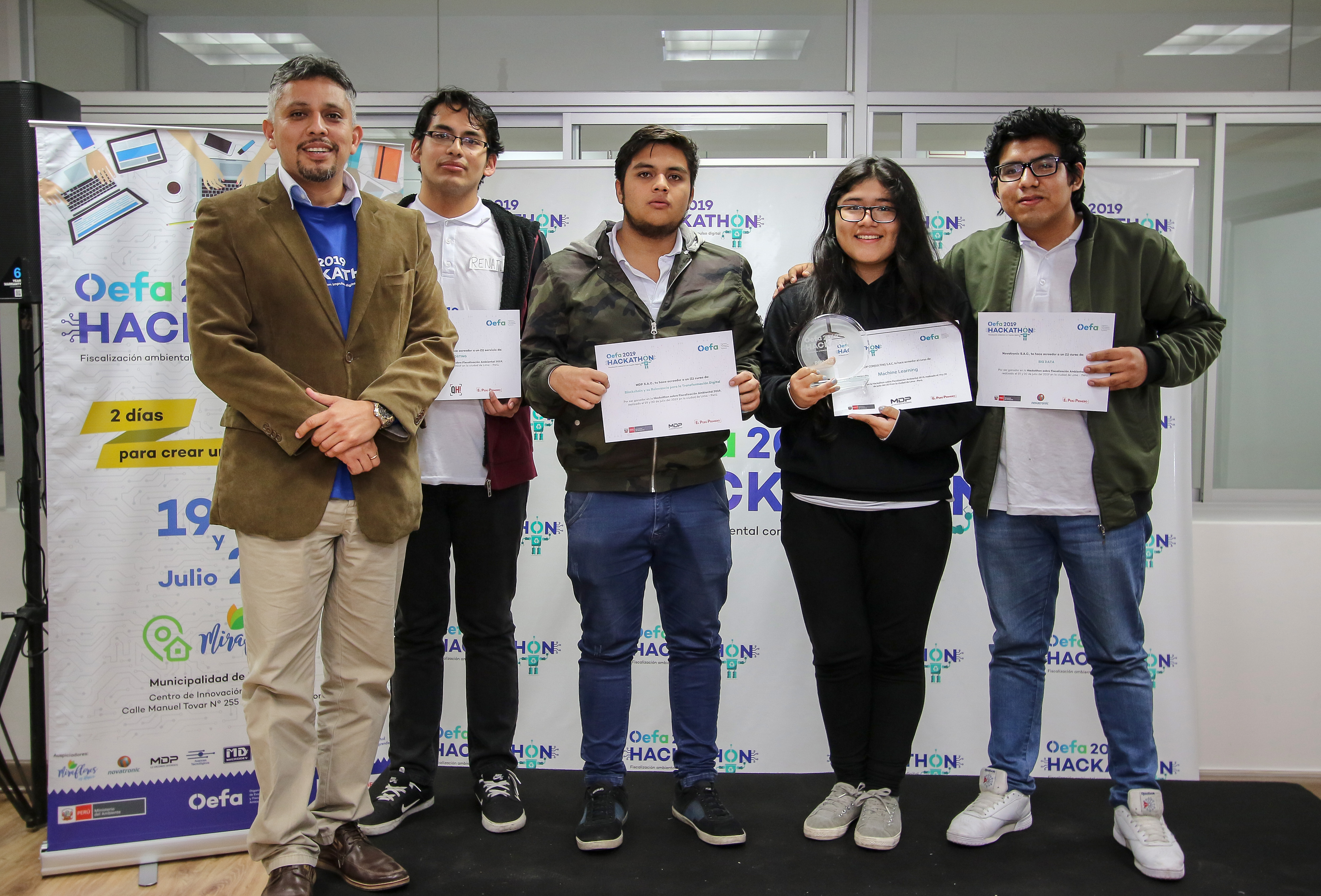 El equipo Adathink Lab obtuvo el primer lugar.