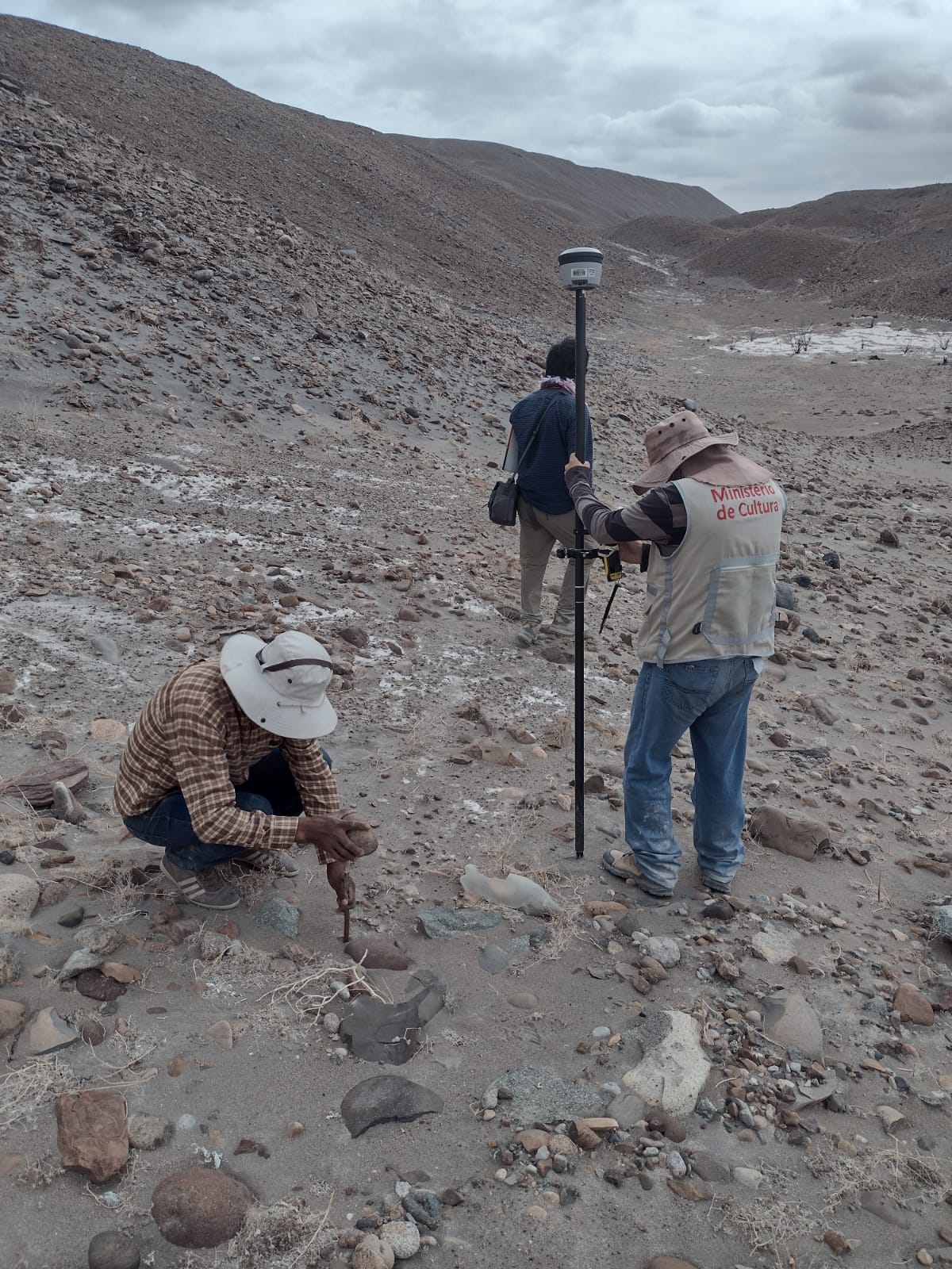 Ministerio de Cultura realizó el saneamiento físico legal del Paisaje Arqueológico Geoglifo Gross Munsa en Arequipa