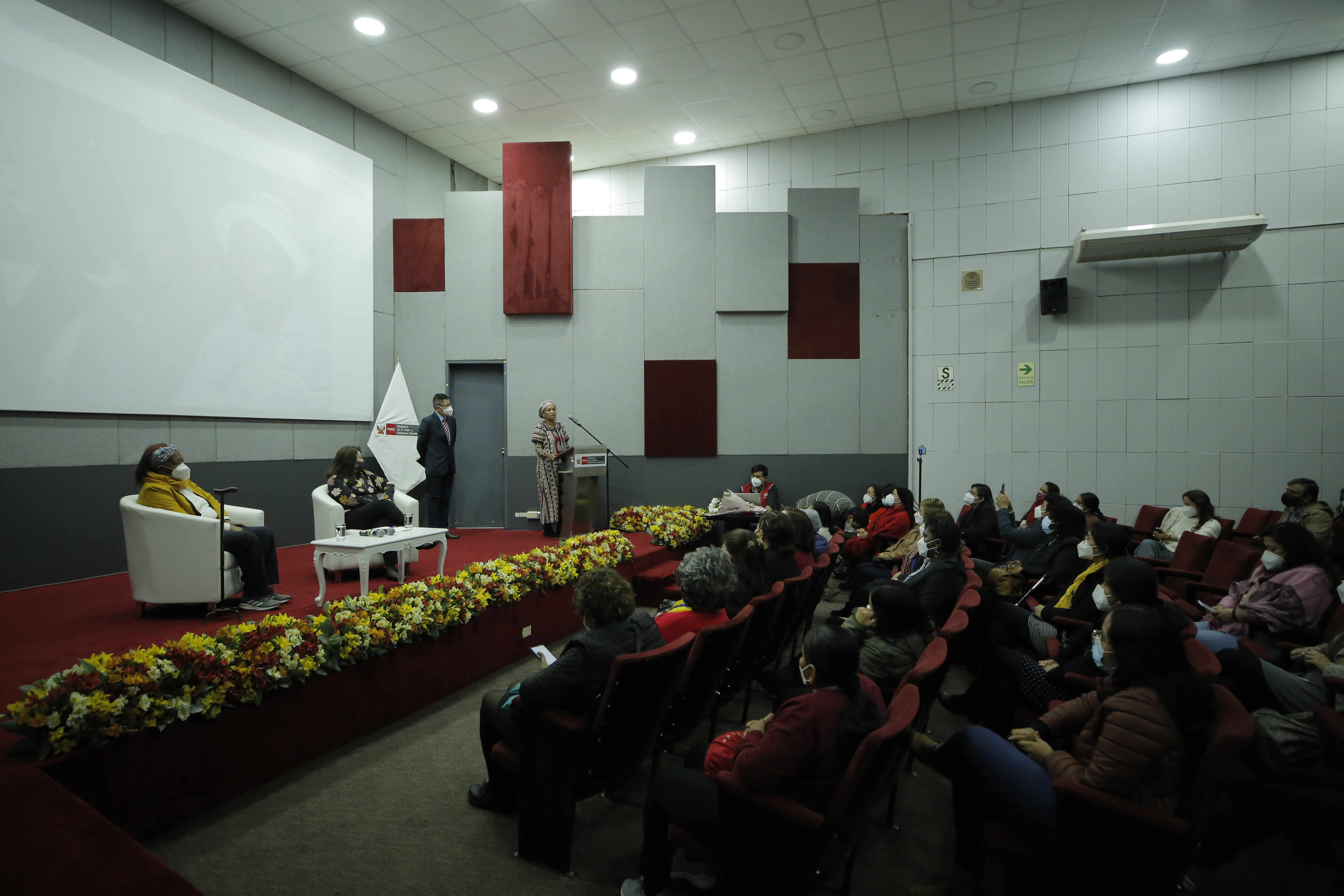 Reconocimiento a Delia Zamudio