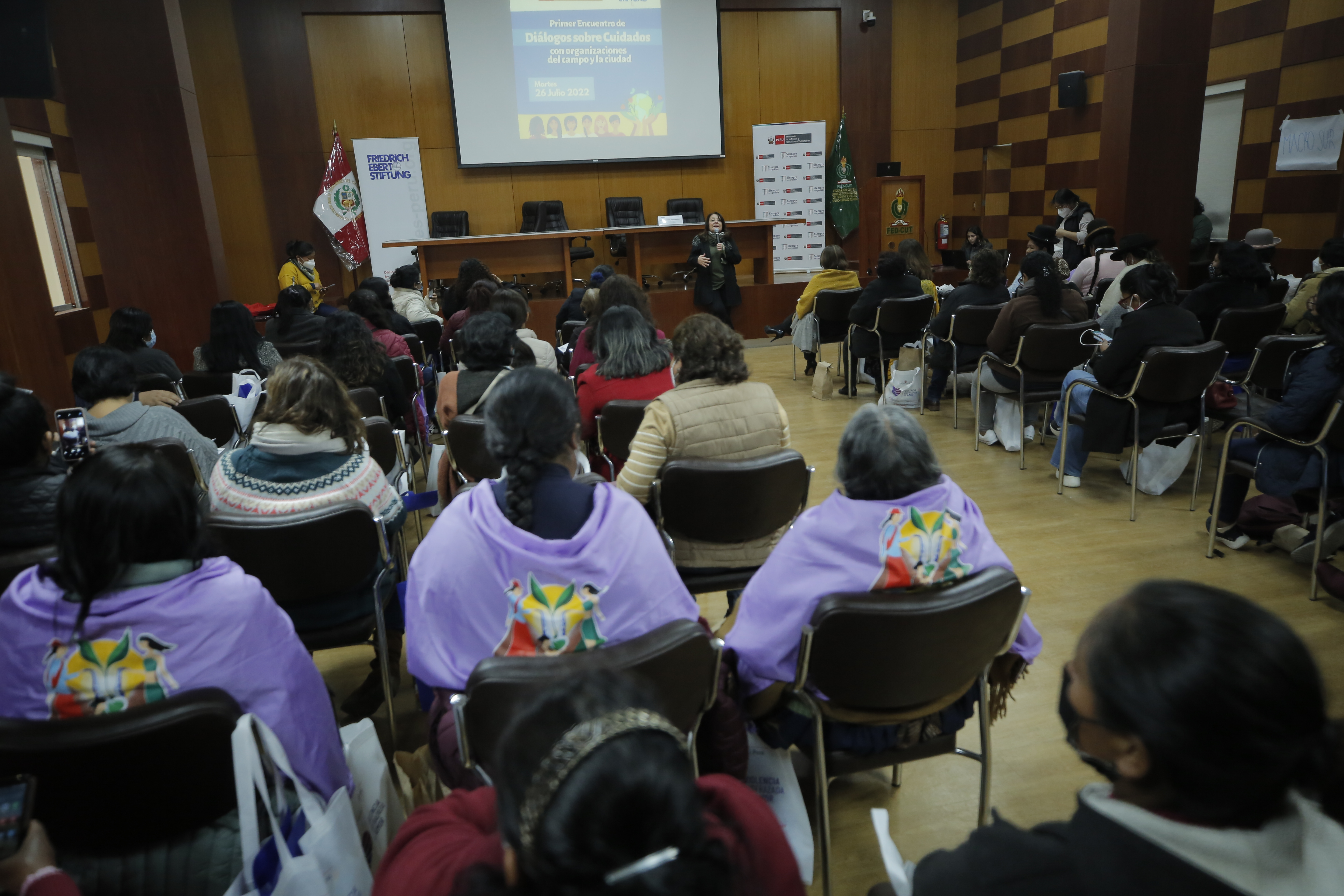 Diálogo de cuidados con organizaciones de mujeres del campo y la ciudad