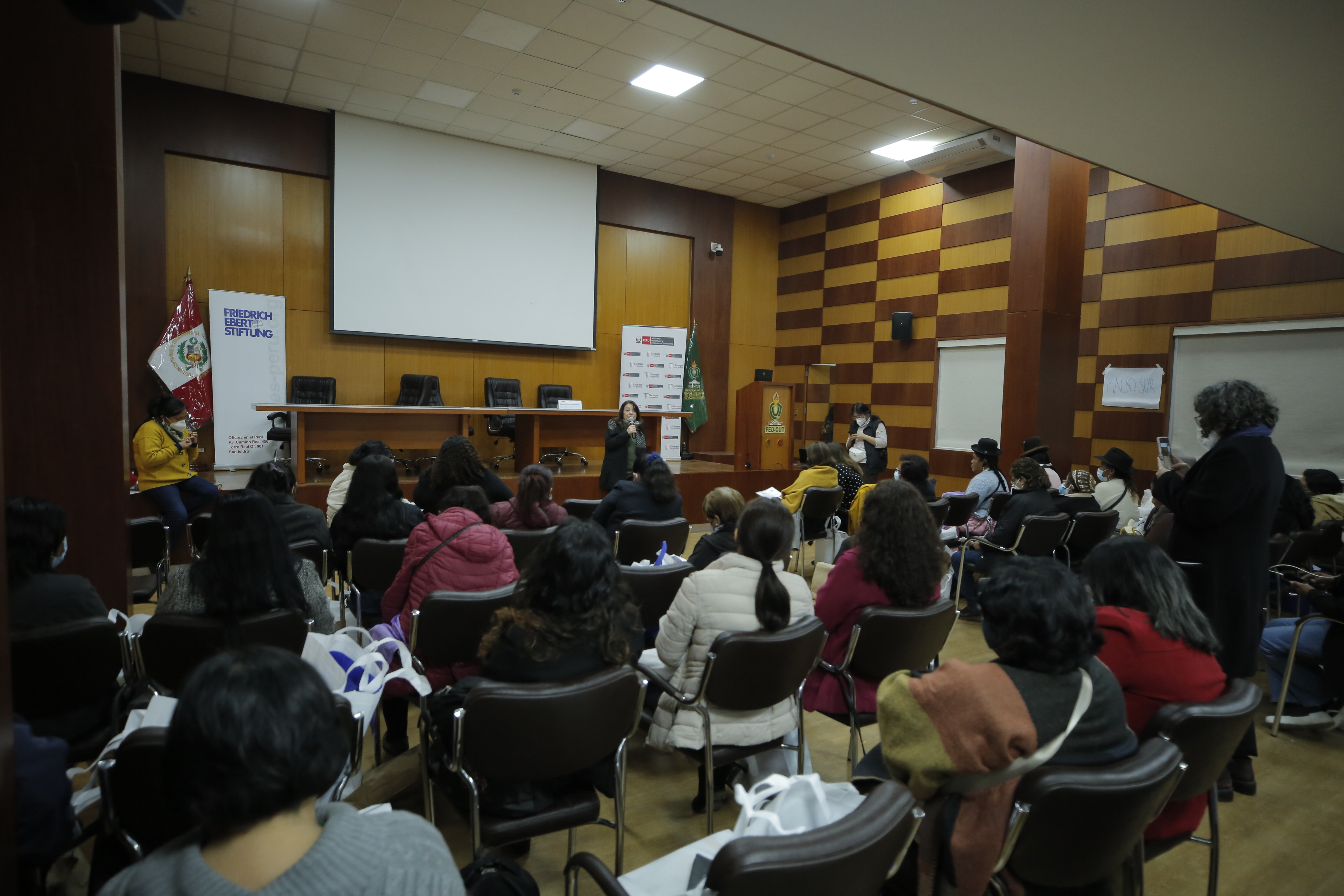 Diálogo de cuidados con organizaciones de mujeres del campo y la ciudad