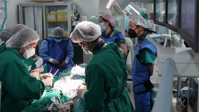  Hospital Nacional Hipólito Unanue realizó primer implante percutáneo de válvula aórtica