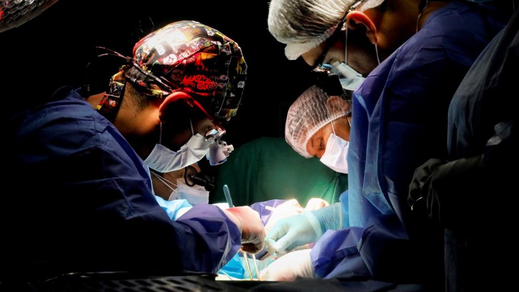Hospital Sergio Bernales realiza exitoso bypass aorto-coronario a adulto mayor de 68 años