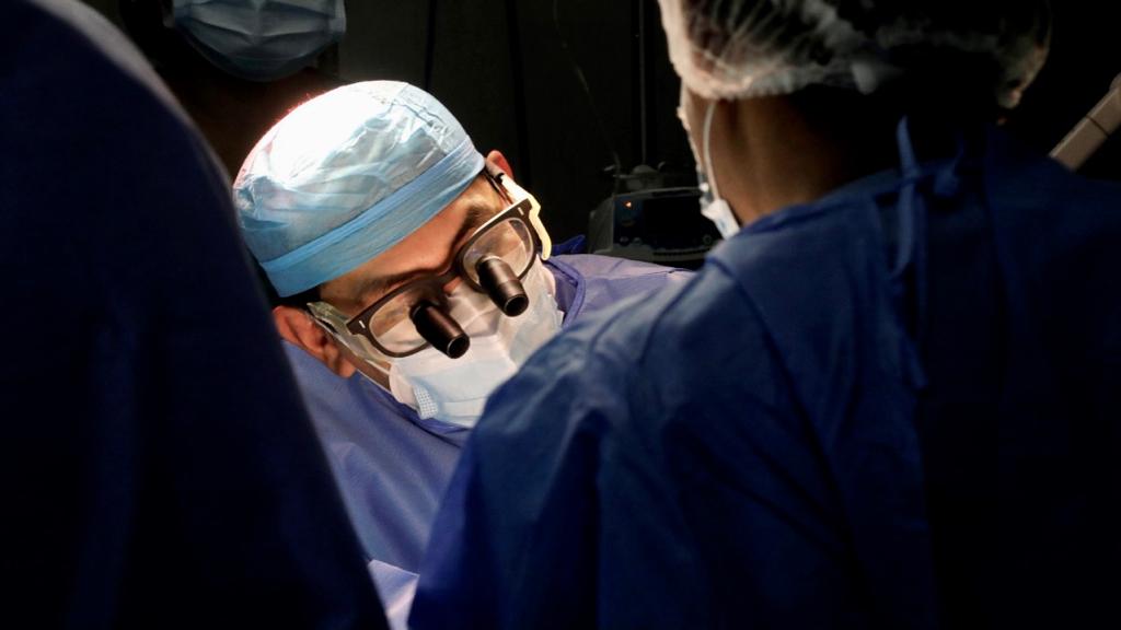 Hospital Sergio Bernales realiza exitoso bypass aorto-coronario a adulto mayor de 68 años