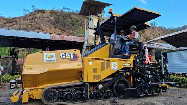 MPLC adquiere nuevo equipo de pavimento y esparcido de asfalto