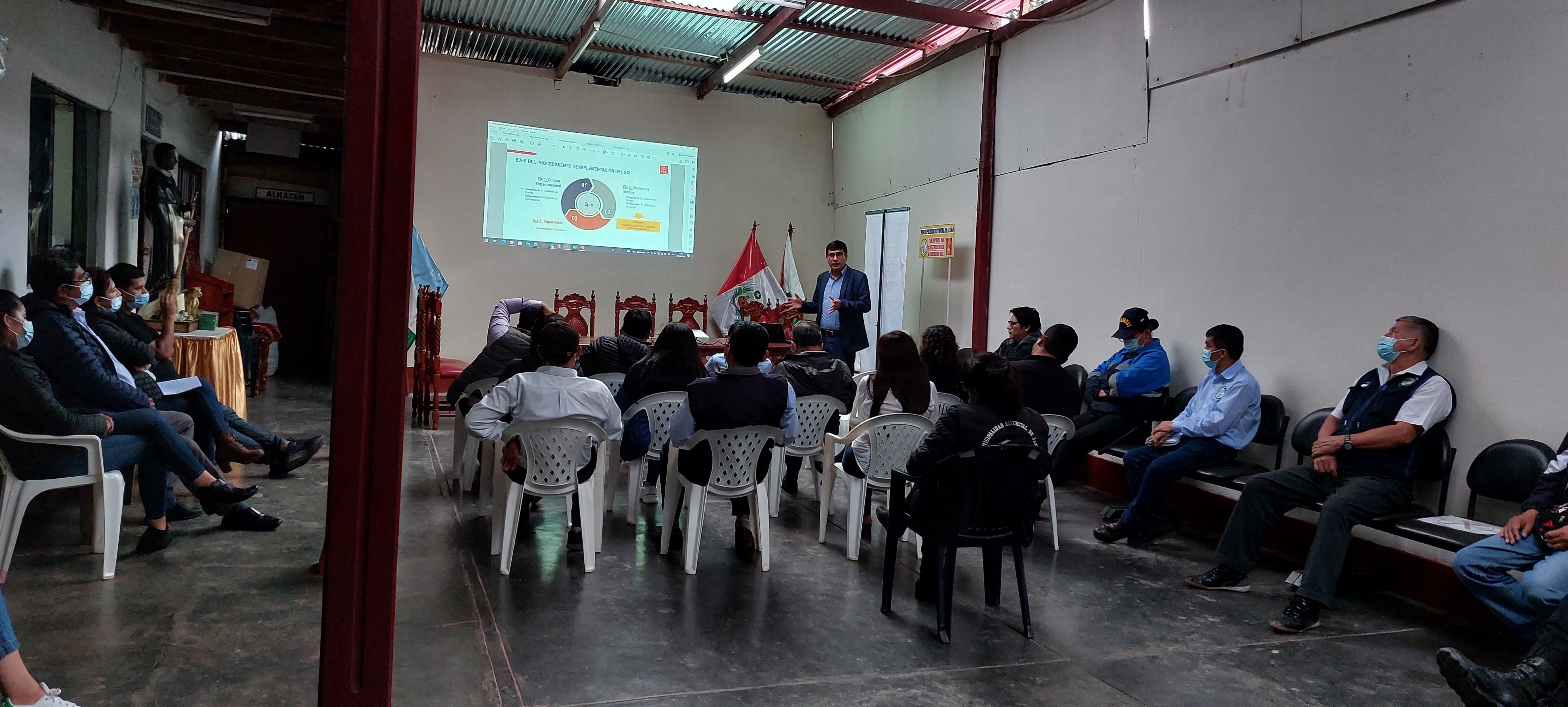 Capacitación a personal de la Municipalidad 