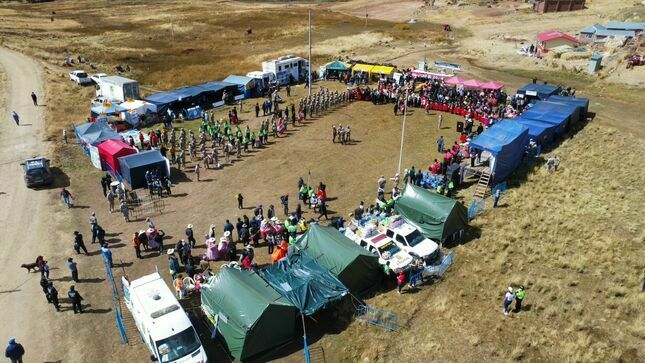 Gobierno entregó más de 26 mil kits de abrigo a la población que enfrenta heladas y friaje