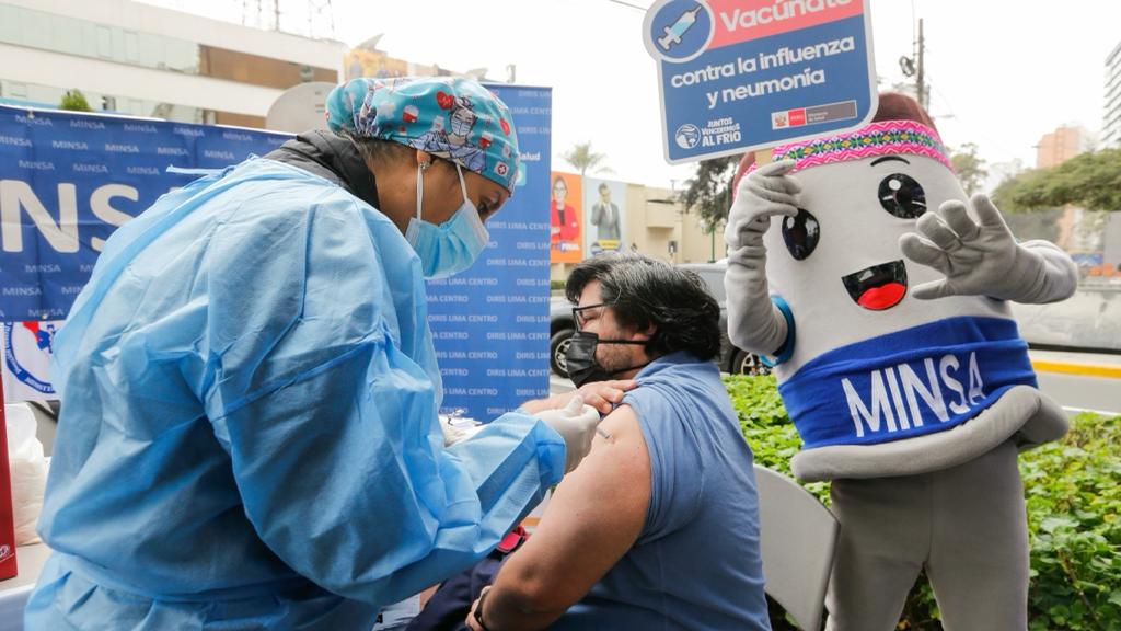 Influenza: Minsa informa que a la fecha son cerca de 900 000 adultos mayores protegidos contra esta enfermedad