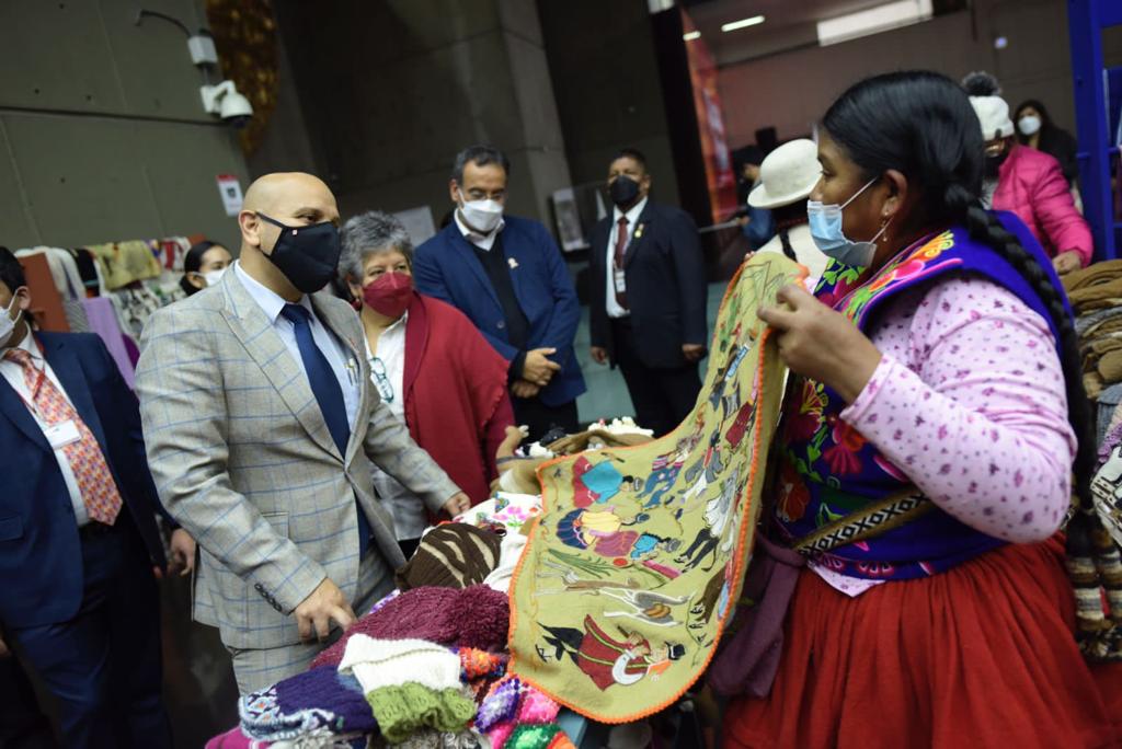 Ministerio de Cultura: Ruraq maki generó ganancias por más de un millón de soles para los artistas tradicionales