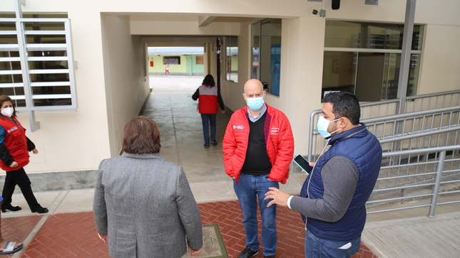 Director ejecutivo del Inabif supervisa calidad de servicios en CAR San Antonio