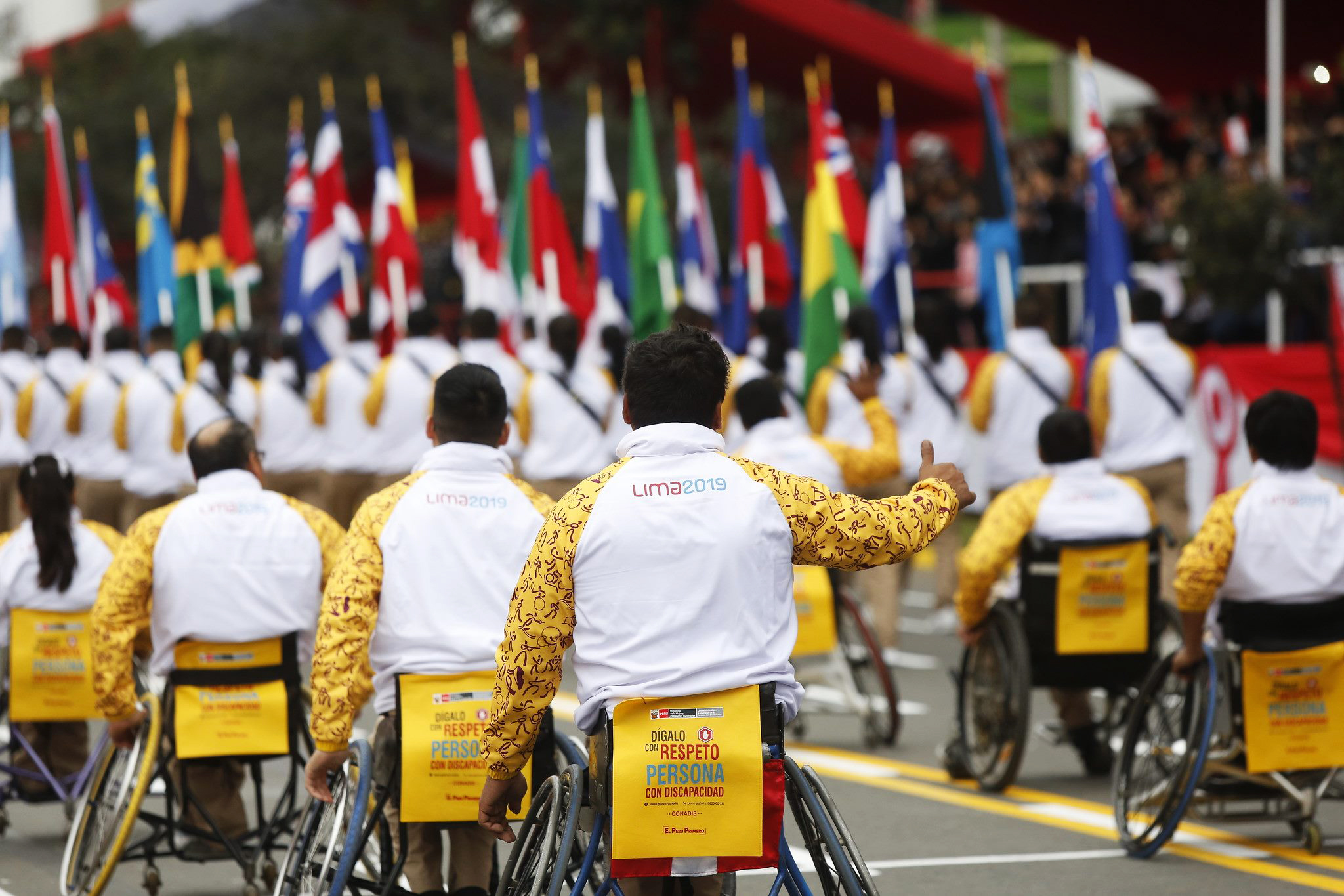  Equipo de Baloncesto en silla de ruedas participó en la gran parada  y Desfile Militar 2019