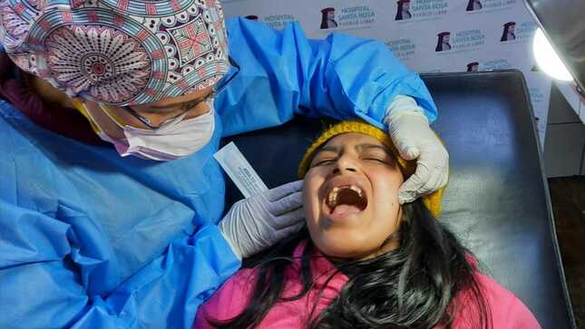 Odontólogos del Hospital Santa Rosa evalúan a 78 adultos con diversos grados de discapacidad
