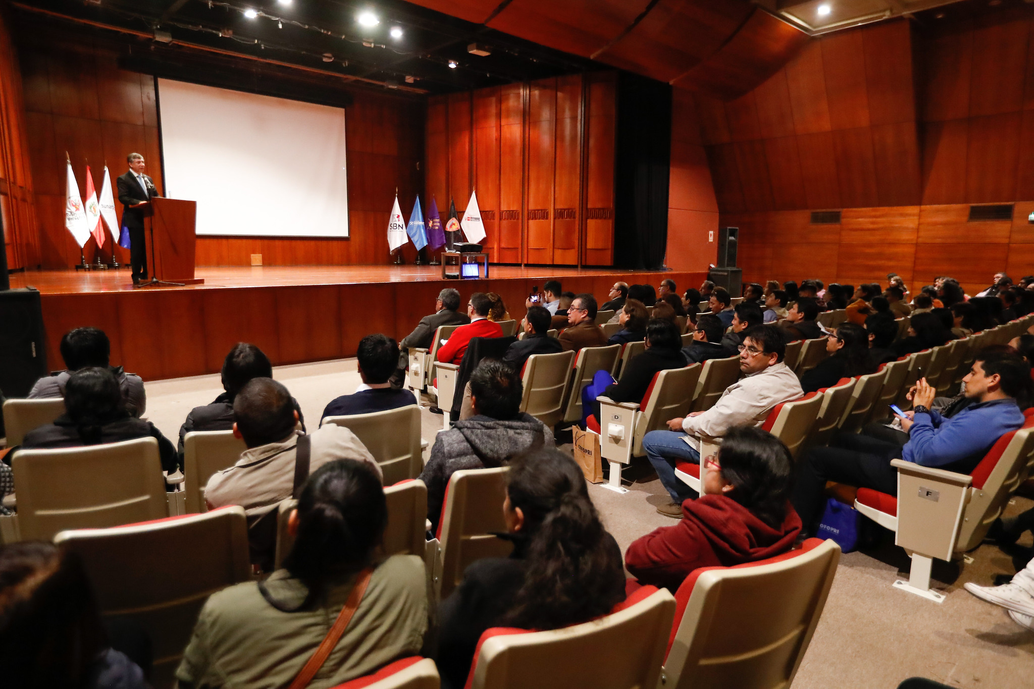 Ministerio de Vivienda y Universidad Nacional de Ingeniería formarán a peritos tasadores