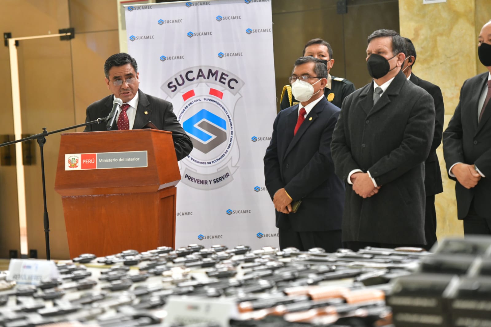 El ministro Huerta destacó la calidad de trabajo del personal de la Sucamec a nivel nacional y los instó a no desmayar en esta noble labor.