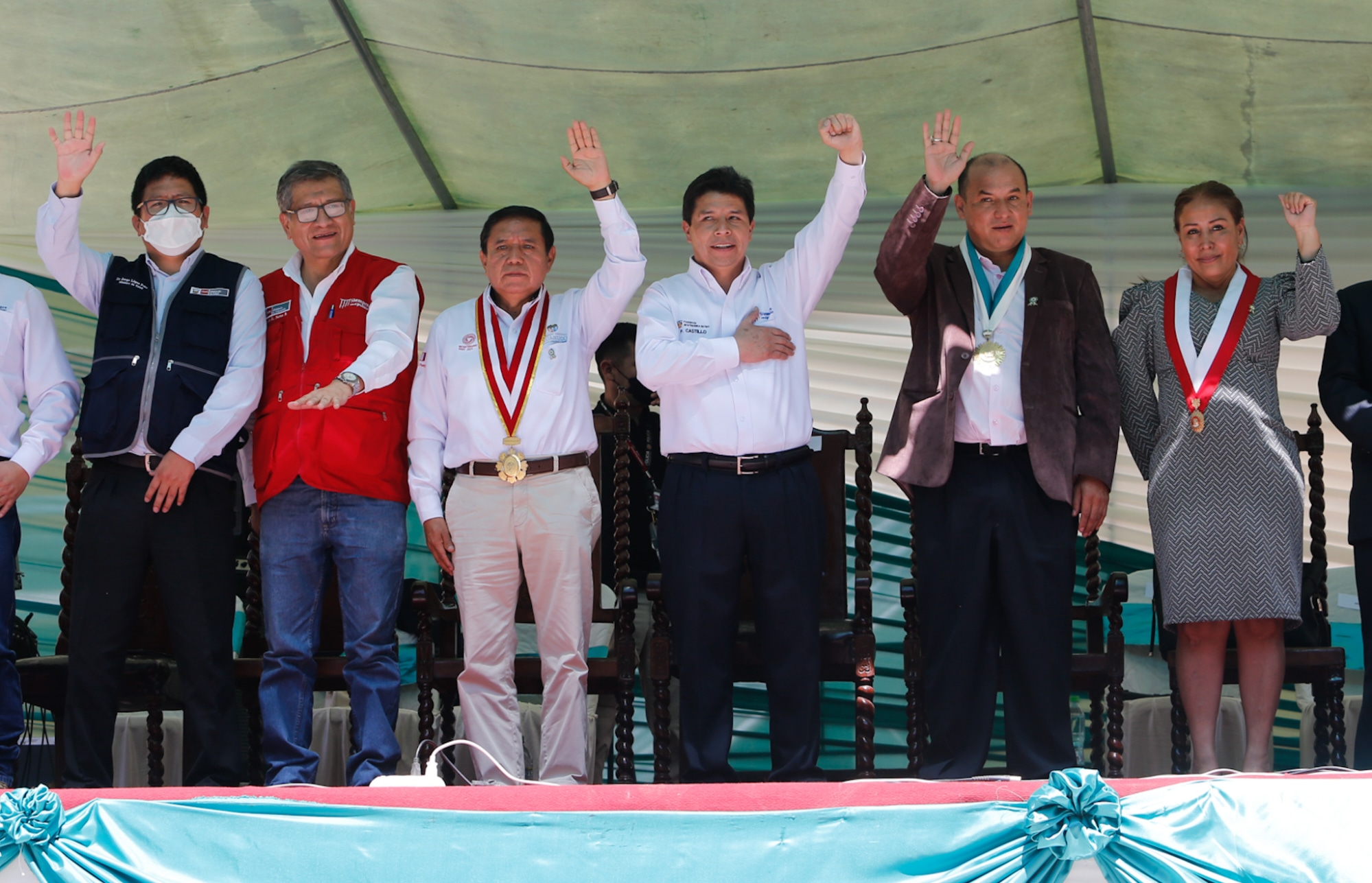 Huánuco: Minsa fortalece el primer nivel de atención con entrega de tres modernas ambulancias tipo II