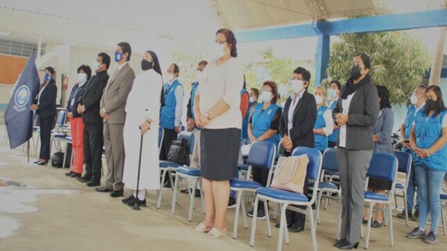Autoridades en la ceremonia.