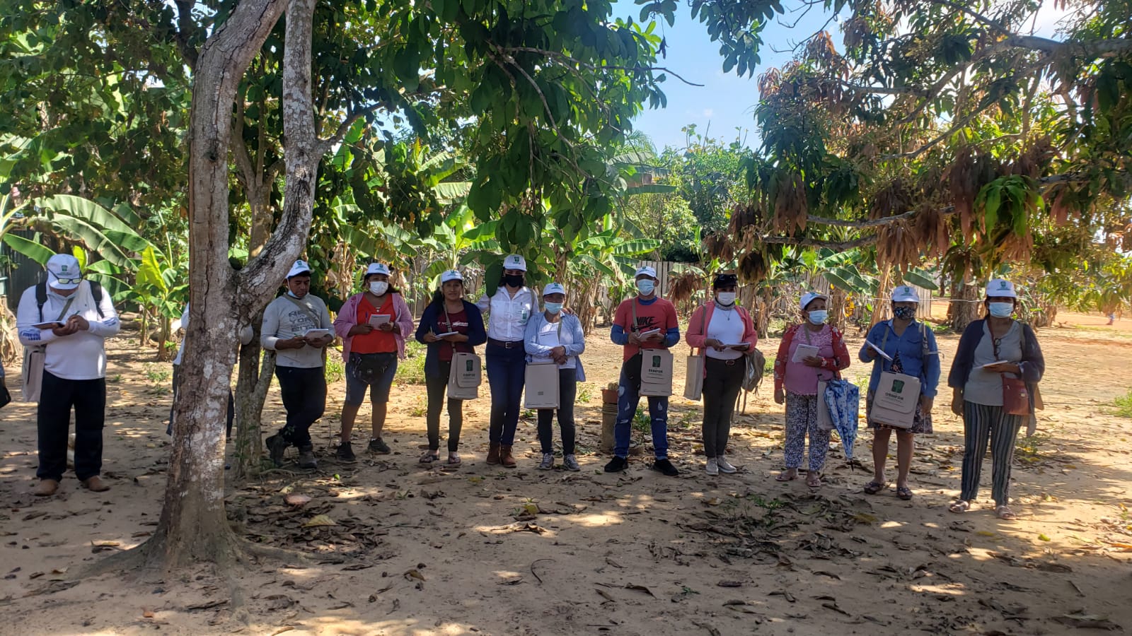 El OSINFOR capacitó a concesionarios de Madre de Dios se capacitaron sobre delitos forestales.