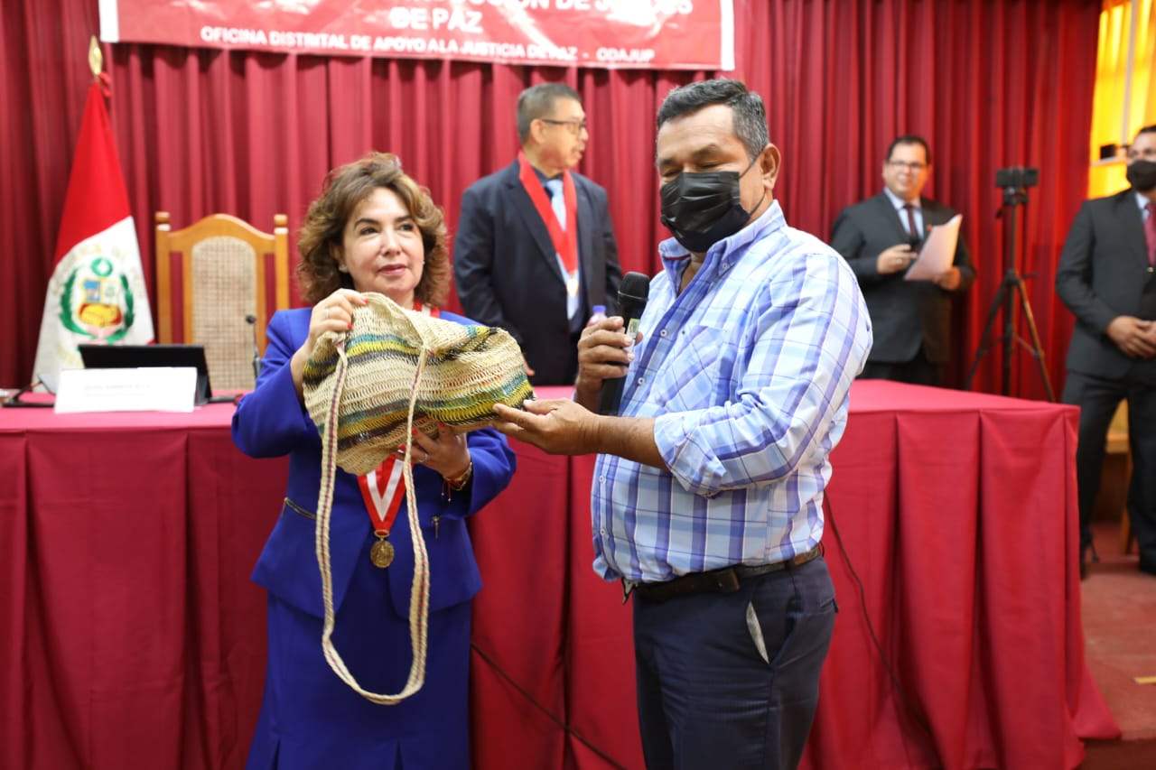 Presidenta del Poder Judicial, Elvia Barrios Alvarado, en la CSJ de Loreto.