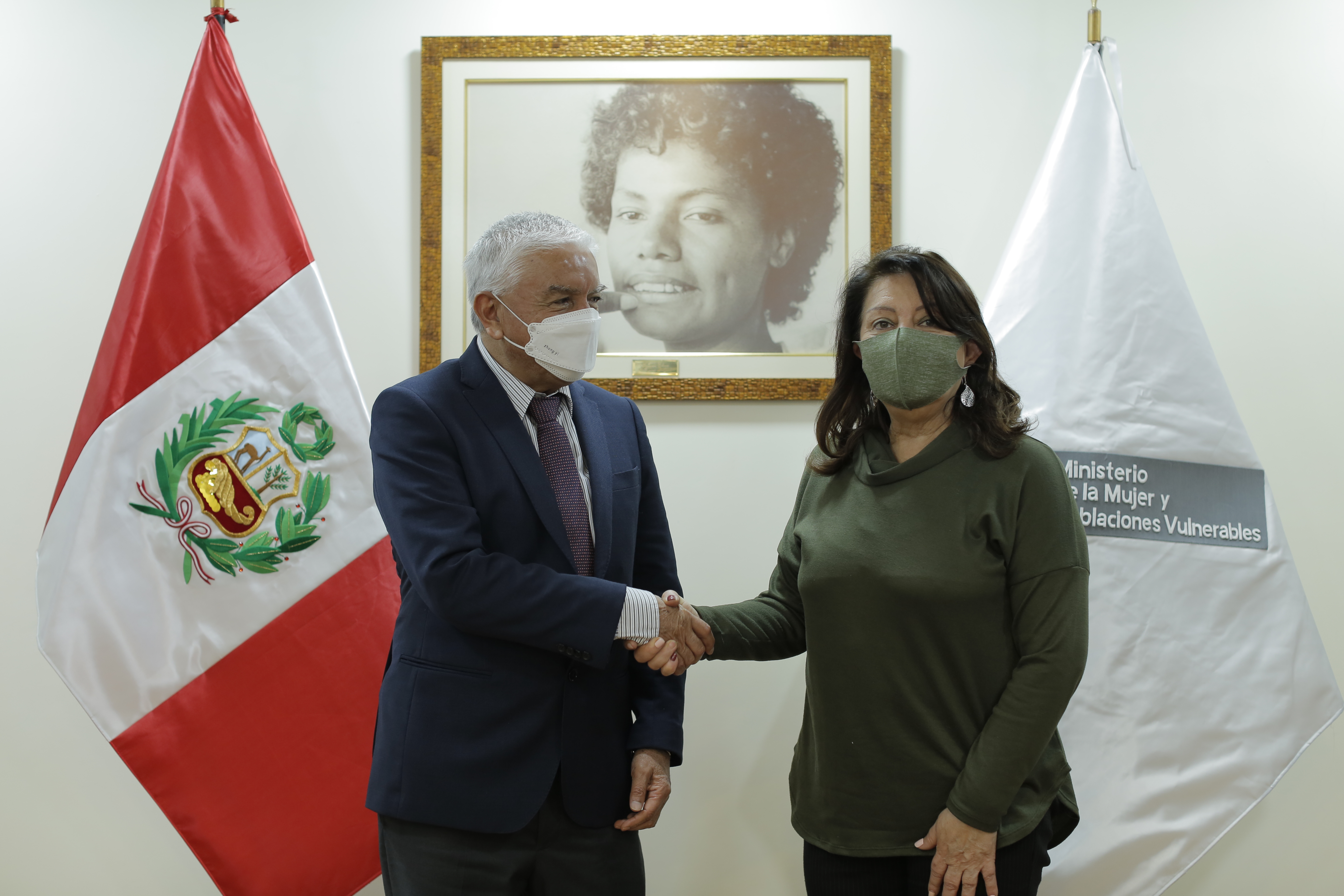 Ministra Diana Miloslavich se reunió con el congresista Hector Acuña
