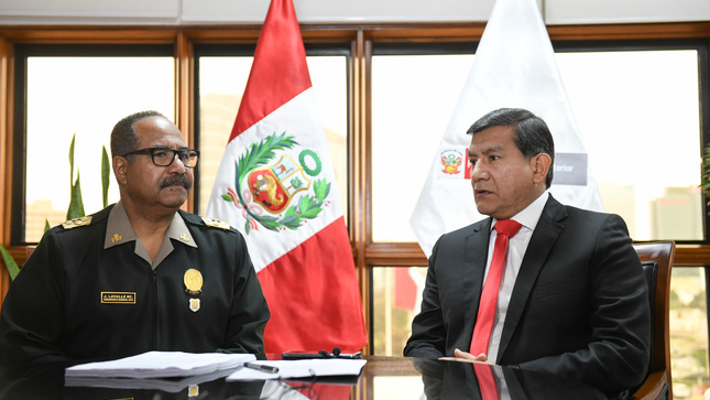 Ministro Morán se comunicó con suboficial Yalerqué.