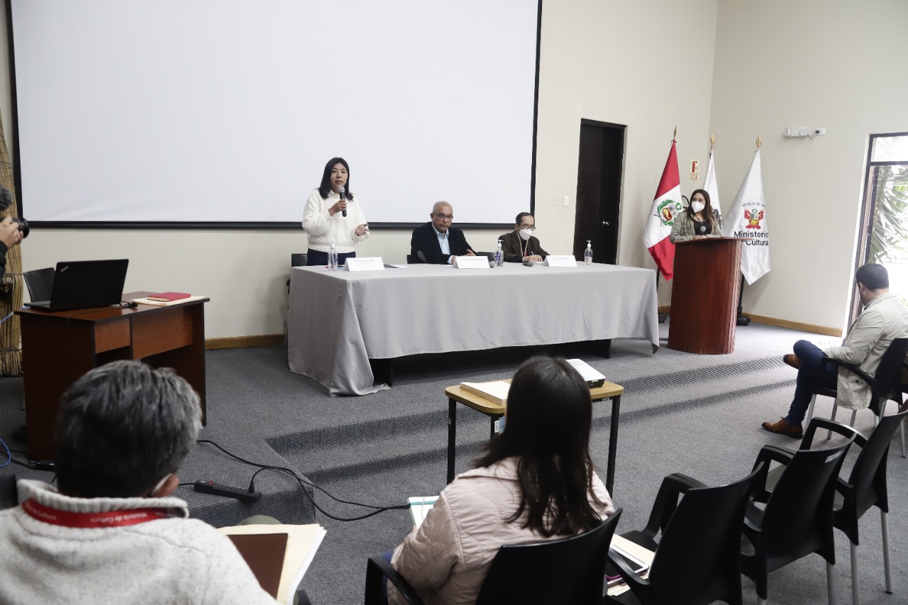 Ministra de Cultura supervisó ejecución de obras de los proyectos de la Huaca Takaynamo y el Conjunto amurallado Utzh-An