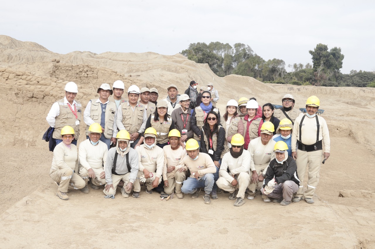 Ministra de Cultura supervisó ejecución de obras de los proyectos de la Huaca Takaynamo y el Conjunto amurallado Utzh-An